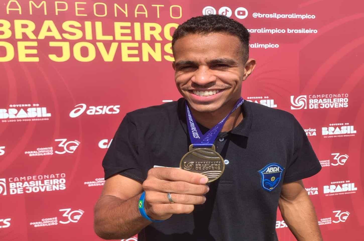 Atleta da ABDA é campeão brasileiro sub-23 no salto em distância
