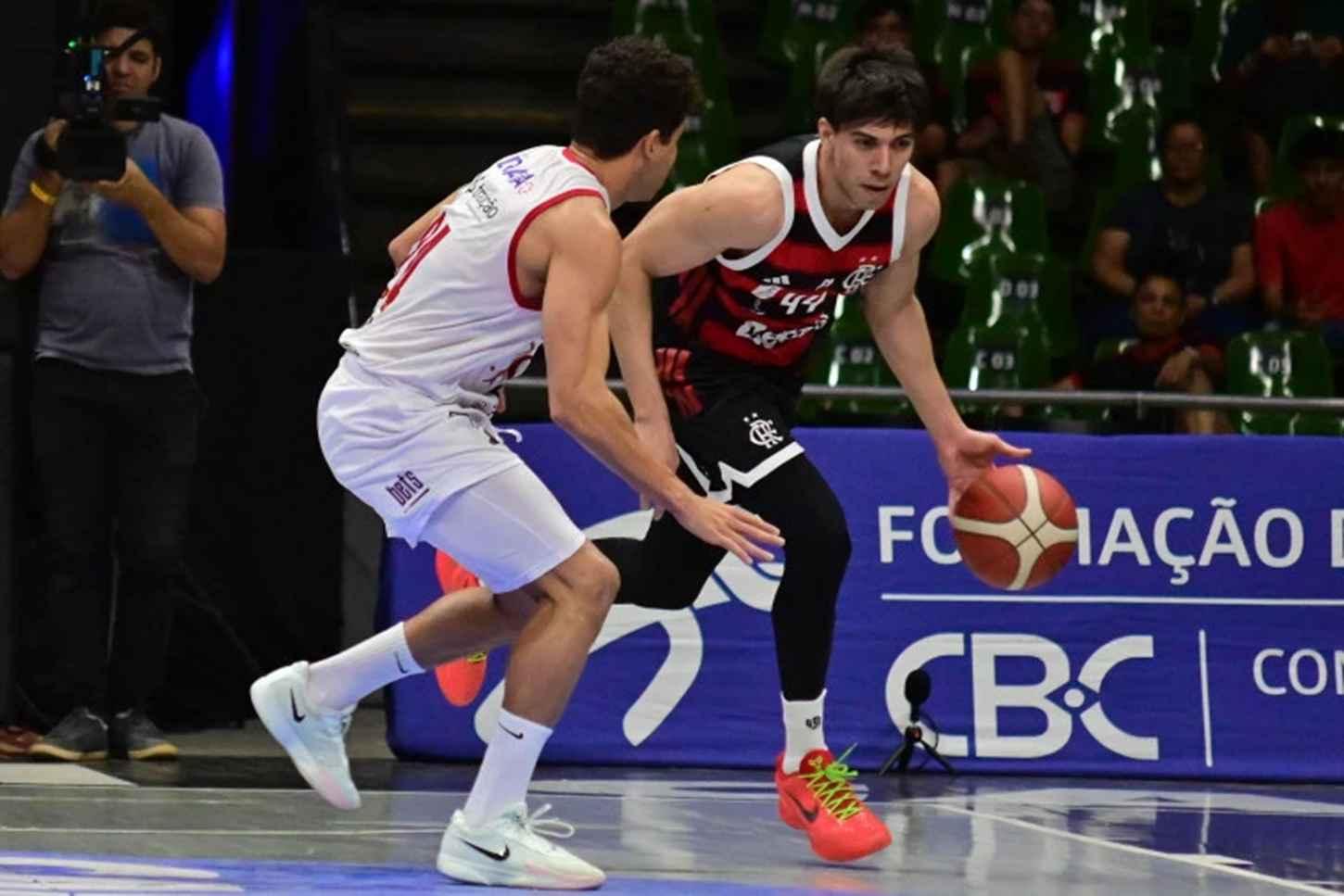 Flamengo vence Pato Basquete e garante liderança do grupo no Torneio de Abertura do NBB